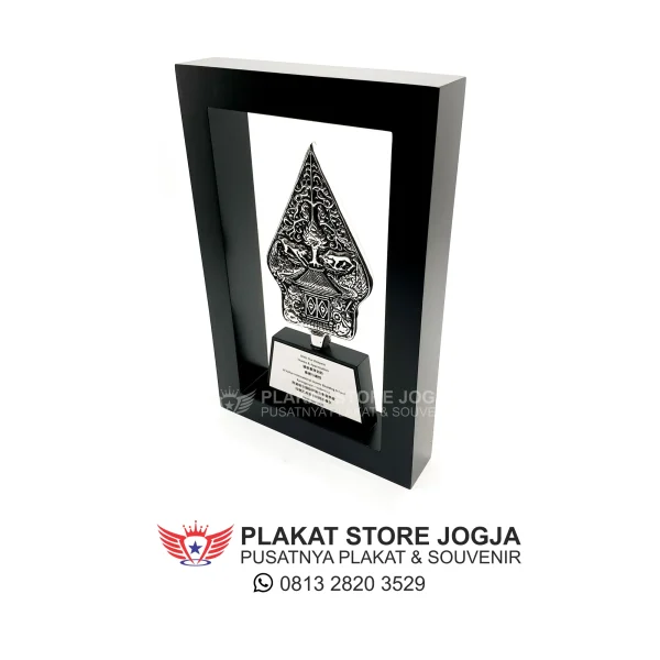 Plakat Frame Kayu Kombinasi Gunungan